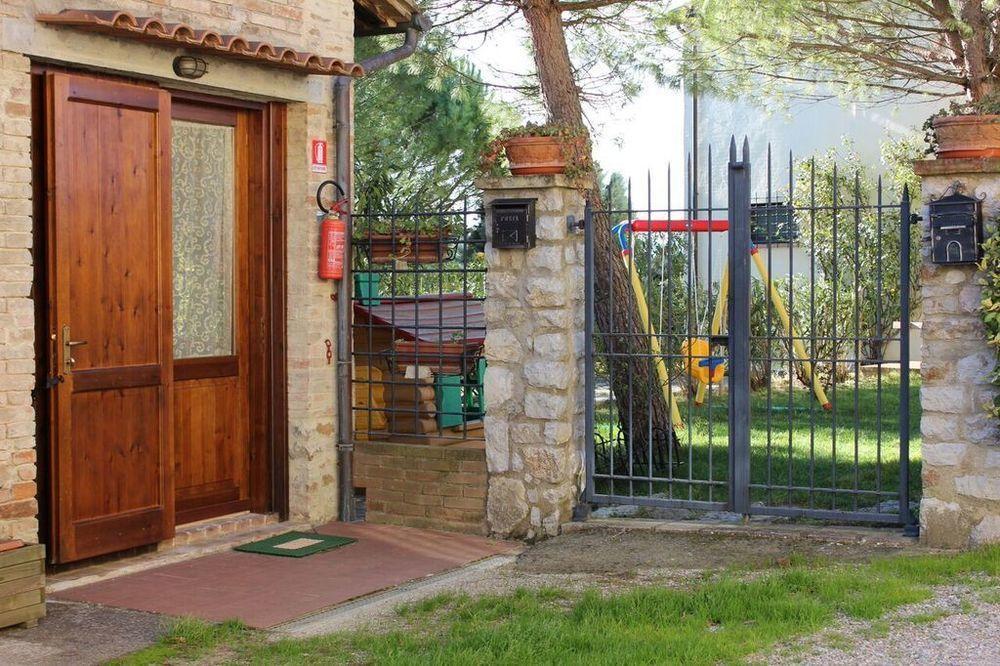 Agriturismo La Ginestrella Civitella D'Arna Exterior photo